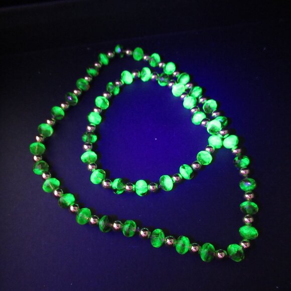 Gold and Uranium glass bead necklace - Picture 1 of 12